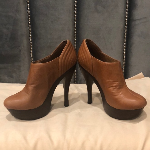 Auri Cognac Platform Booties - Picture 3 of 3